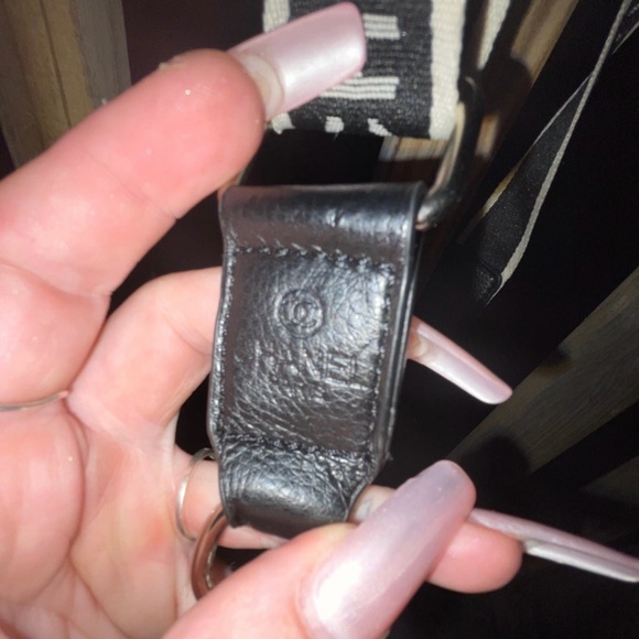 VINTAGE CHANEL CROSSBODY BAG - Picture 5 of 9